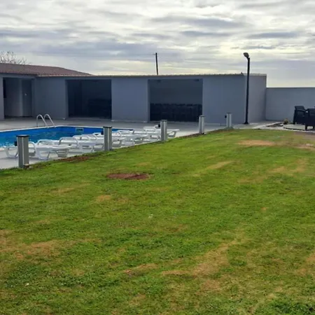 3bl Retreat - Escape & Poolparty דירה