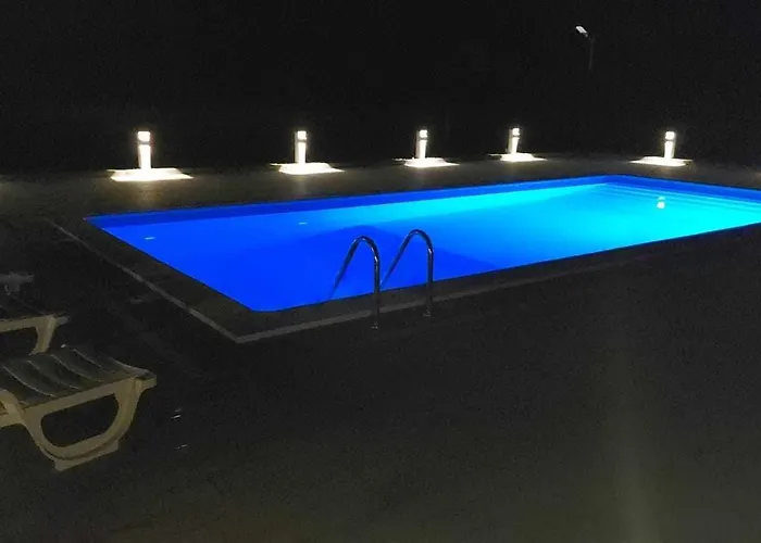 3bl Retreat - Escape & Poolparty 普拉亚达维多利亚