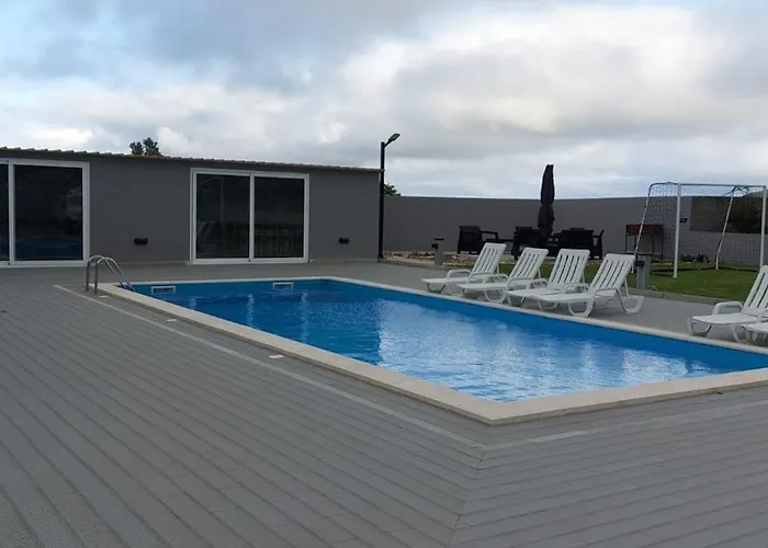 3bl Retreat - Escape & Poolparty 普拉亚达维多利亚